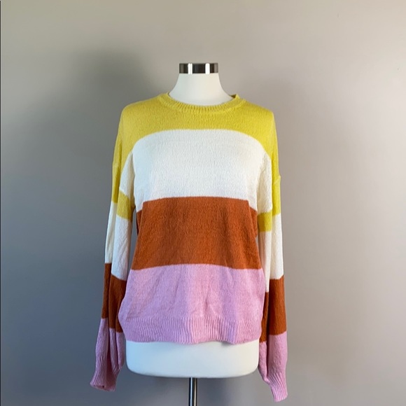 💥MAKE ME AN OFFER💥 NWTs Boutique Brand Light Weight Sweater - Picture 2 of 9